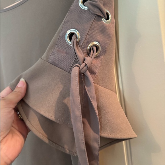 Tan Worthington blouse with lace up sleeves size Large. - Picture 4 of 7